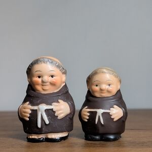 Vintage W. Germany Goebel Porcelain Friar Tuck Brown Monk Salt & Pepper Shakers
